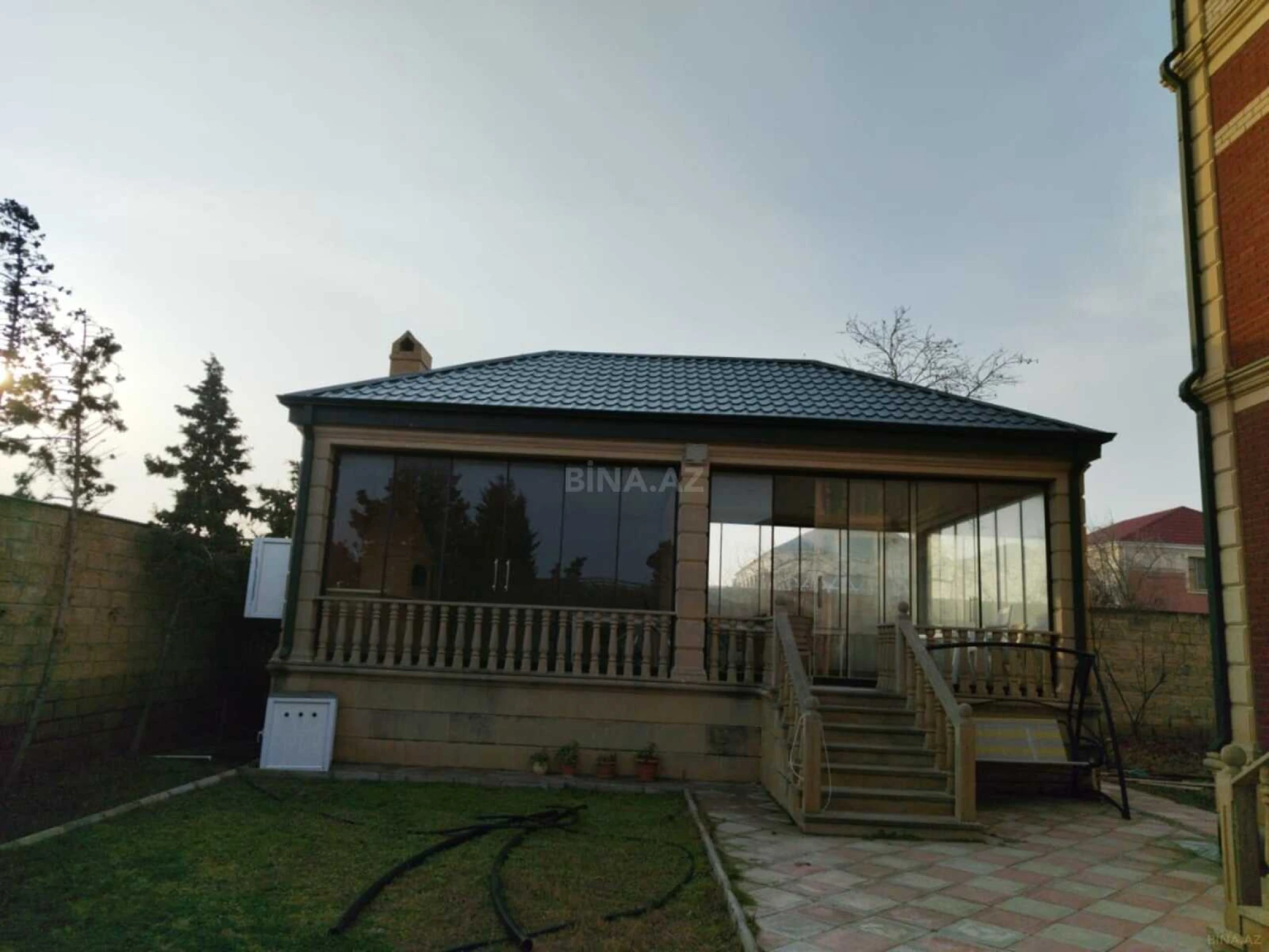 Satılır 5 otaqlı həyət evi 225 m²