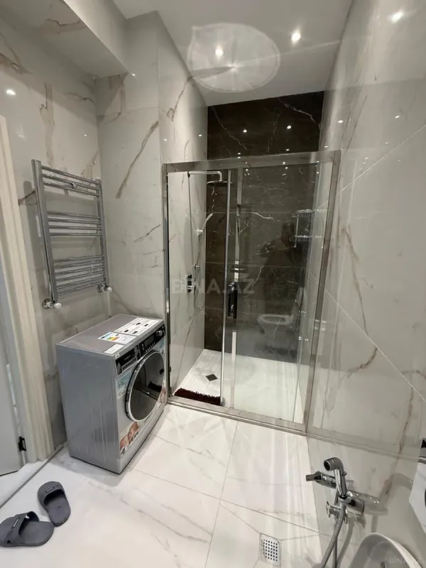 Kirayə verilir 2 otaqlı mənzil 90 m²