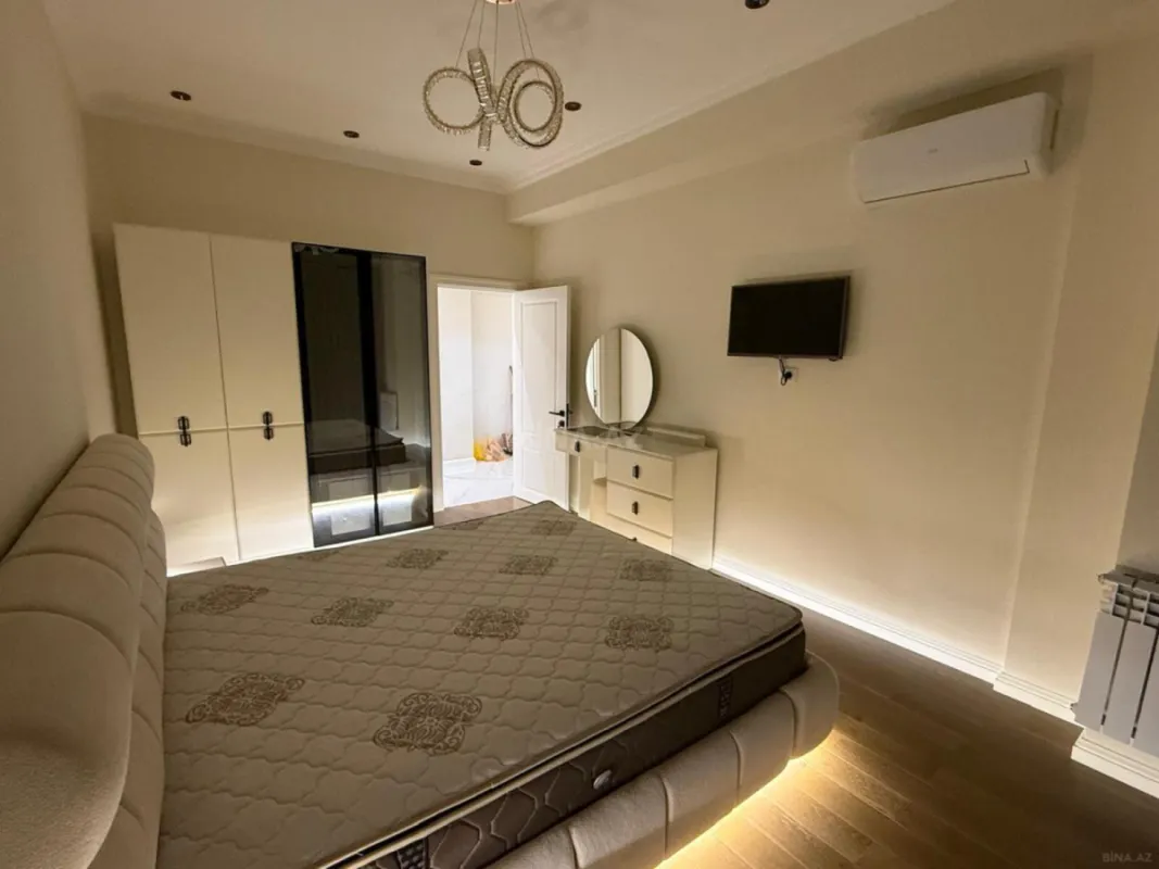 Kirayə verilir 2 otaqlı mənzil 90 m²