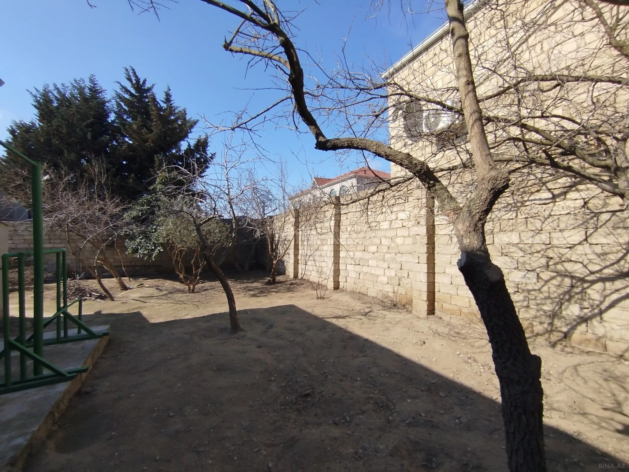 Satılır torpaq sahəsi 2 m²