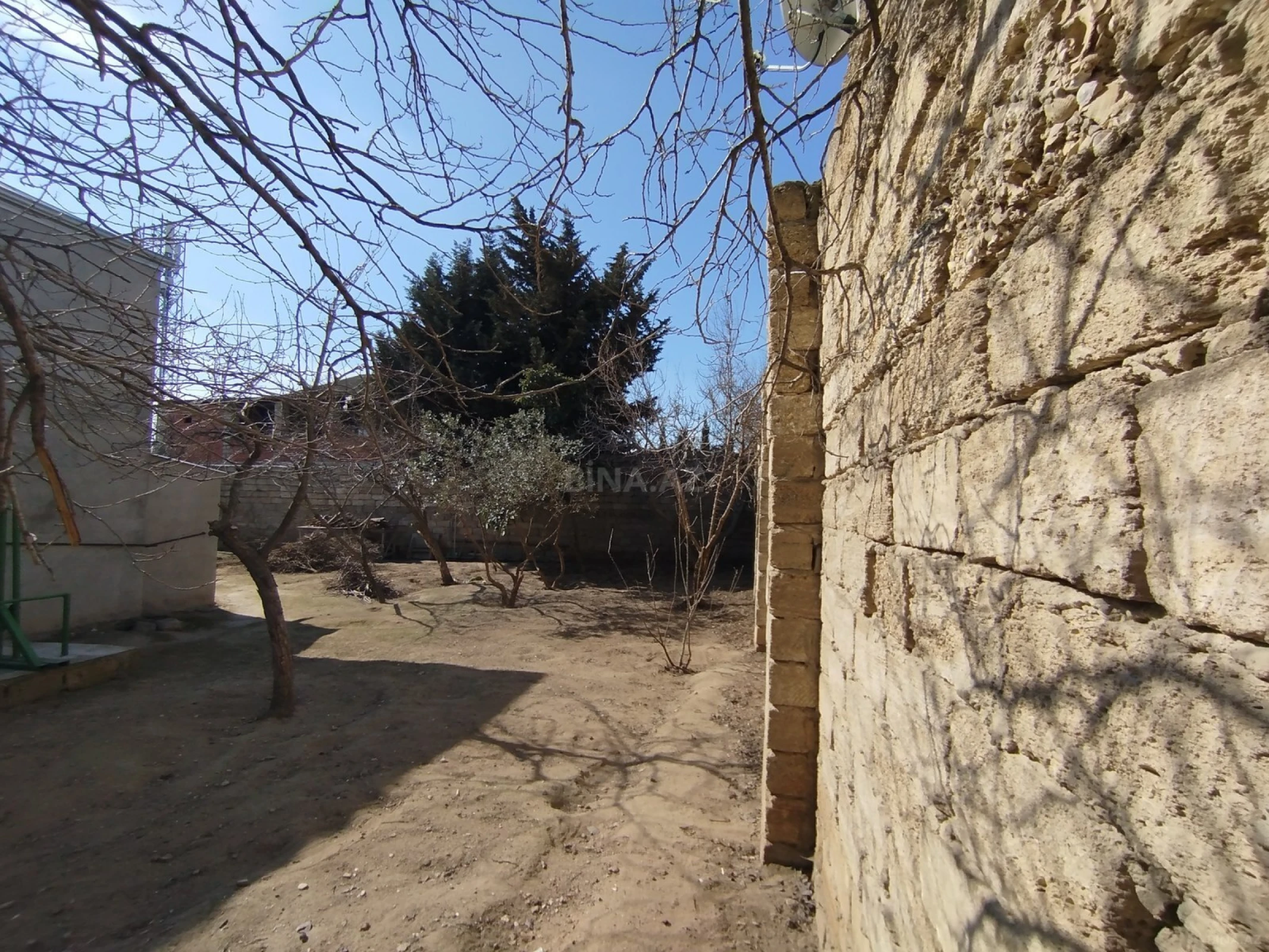 Satılır torpaq sahəsi 2 m²