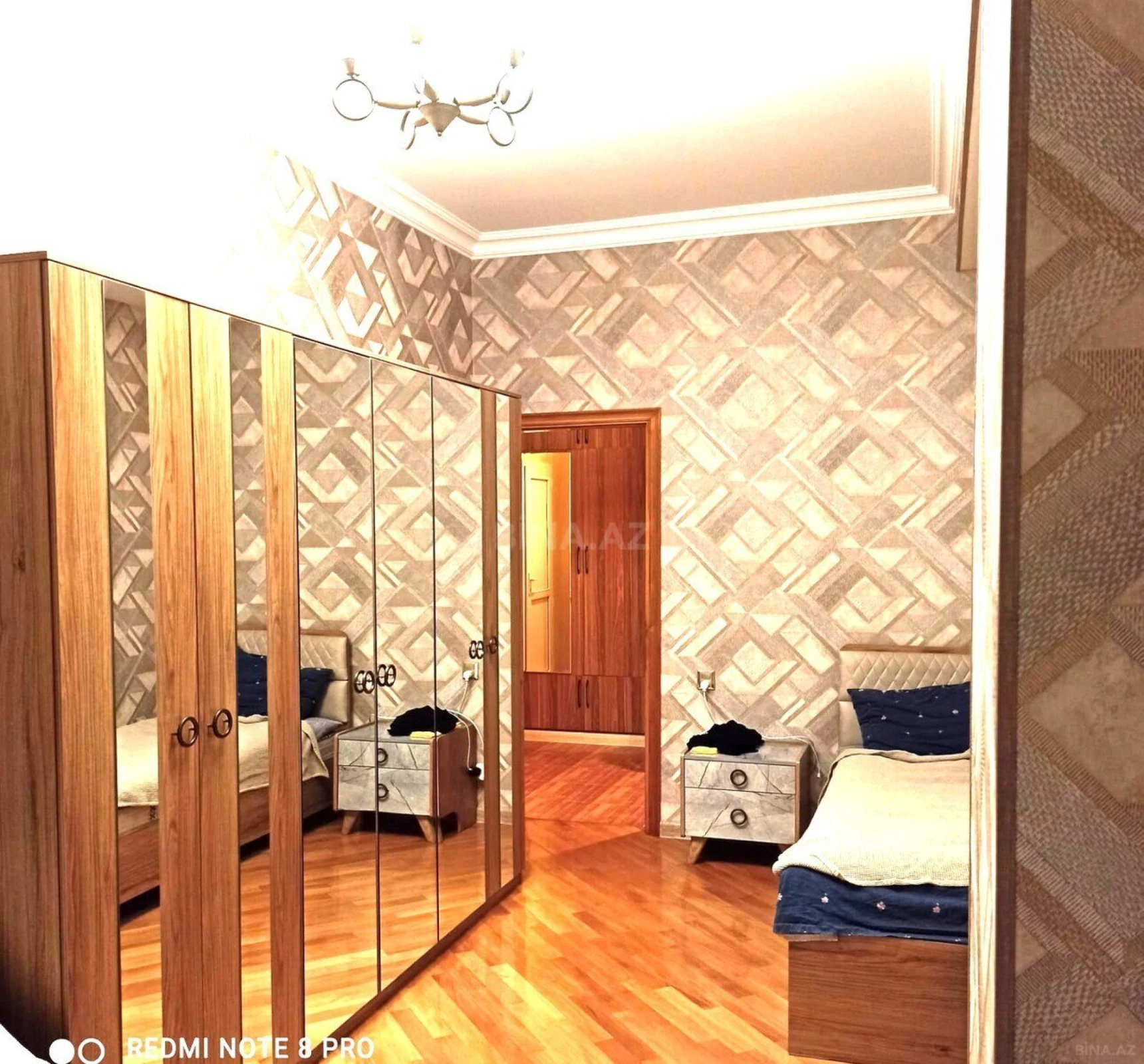Satılır 2 otaqlı mənzil 75 m²