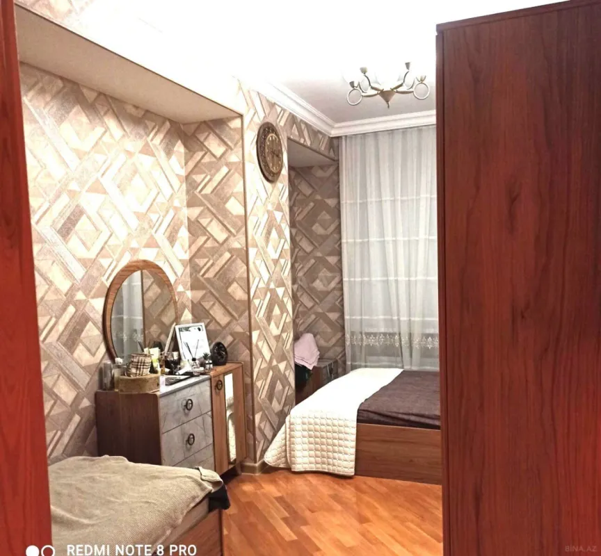 Satılır 2 otaqlı mənzil 75 m²