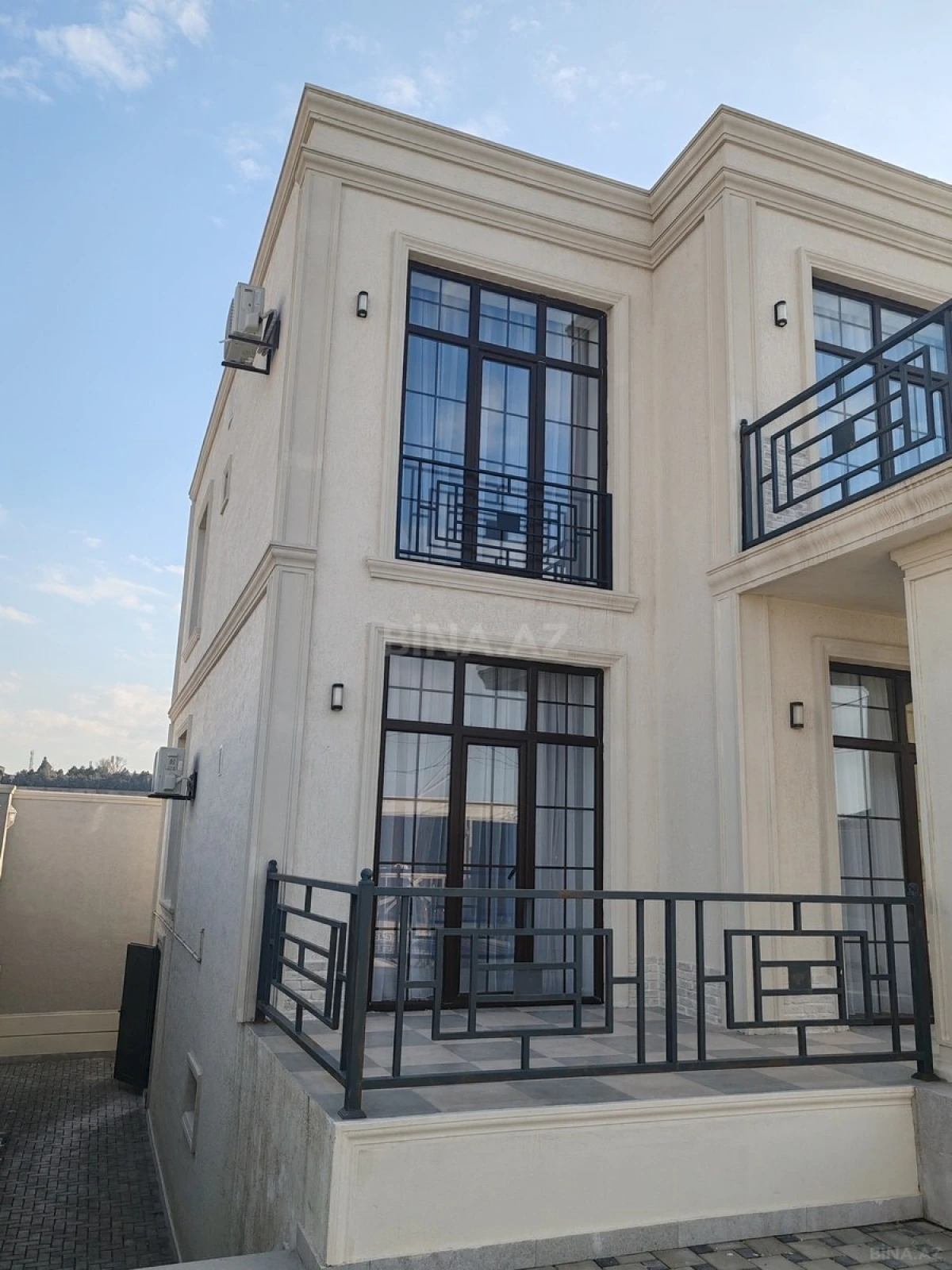 Satılır 5 otaqlı həyət evi 354 m²
