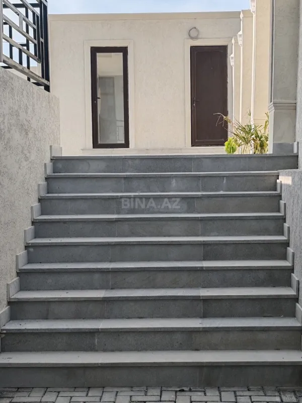 Satılır 5 otaqlı həyət evi 354 m²