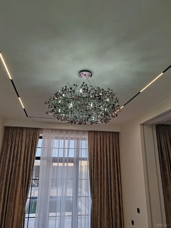 Satılır 5 otaqlı həyət evi 354 m²