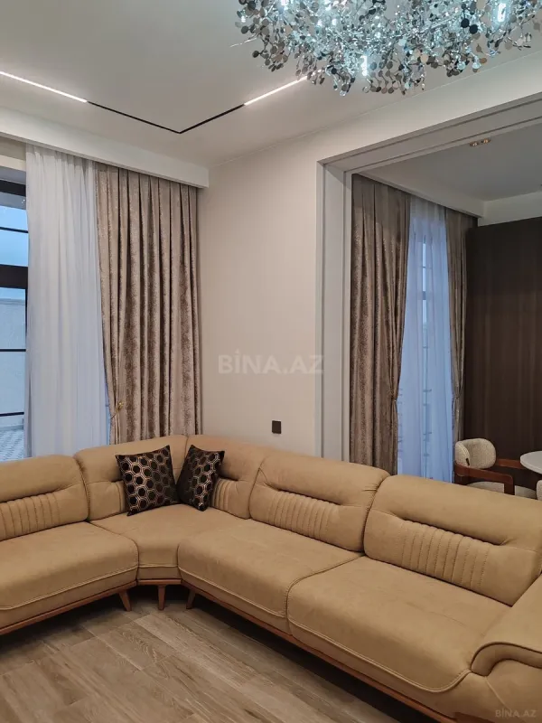 Satılır 5 otaqlı həyət evi 354 m²