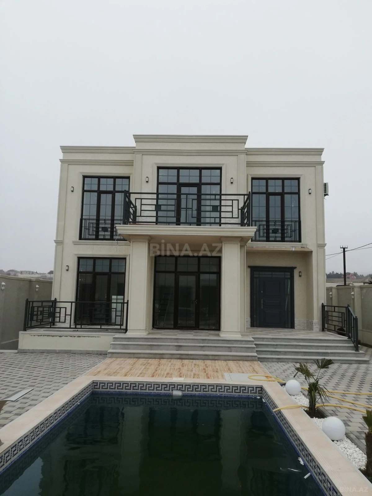 Satılır 5 otaqlı həyət evi 354 m²