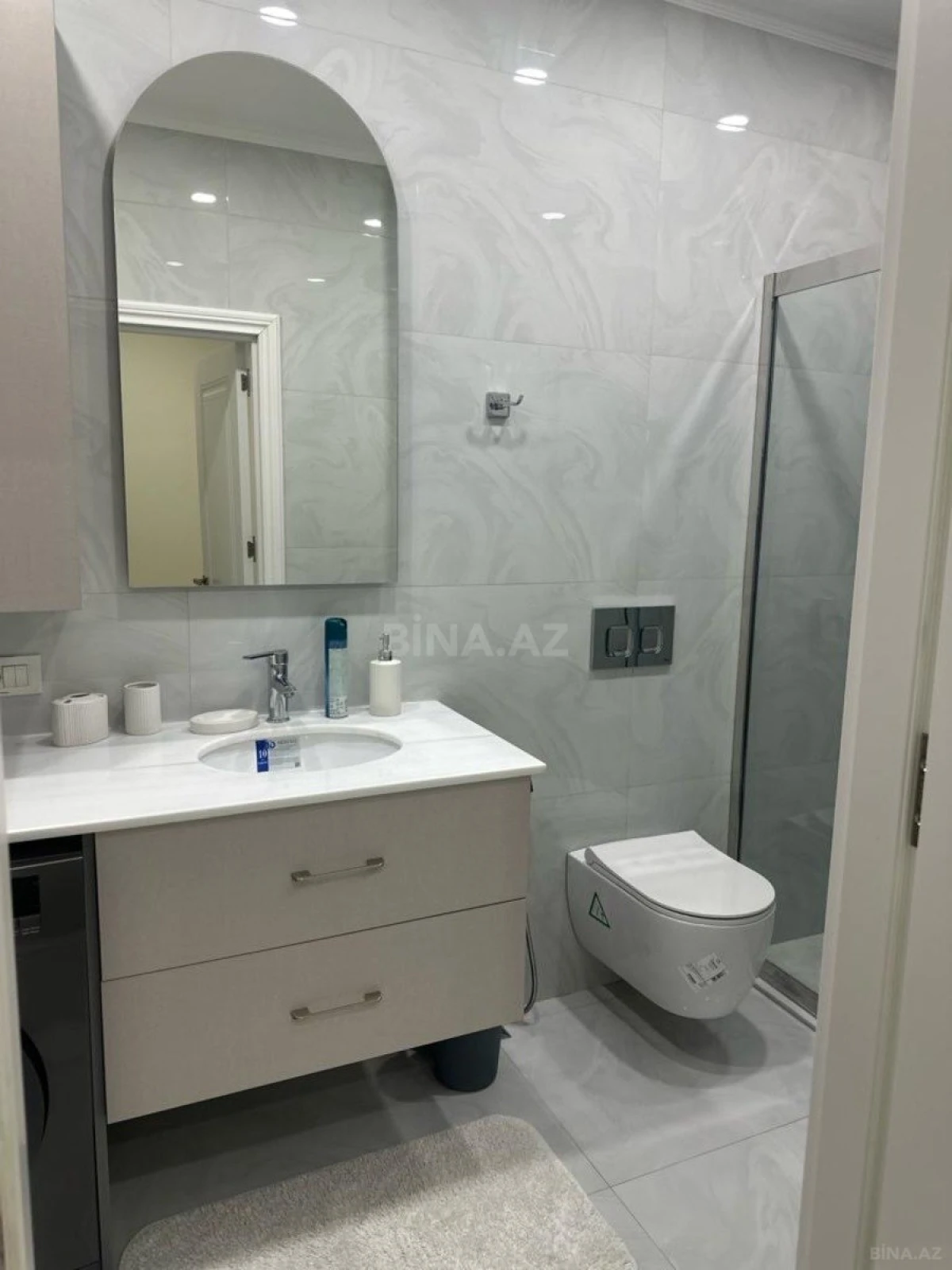 Kirayə verilir 2 otaqlı mənzil 70 m²