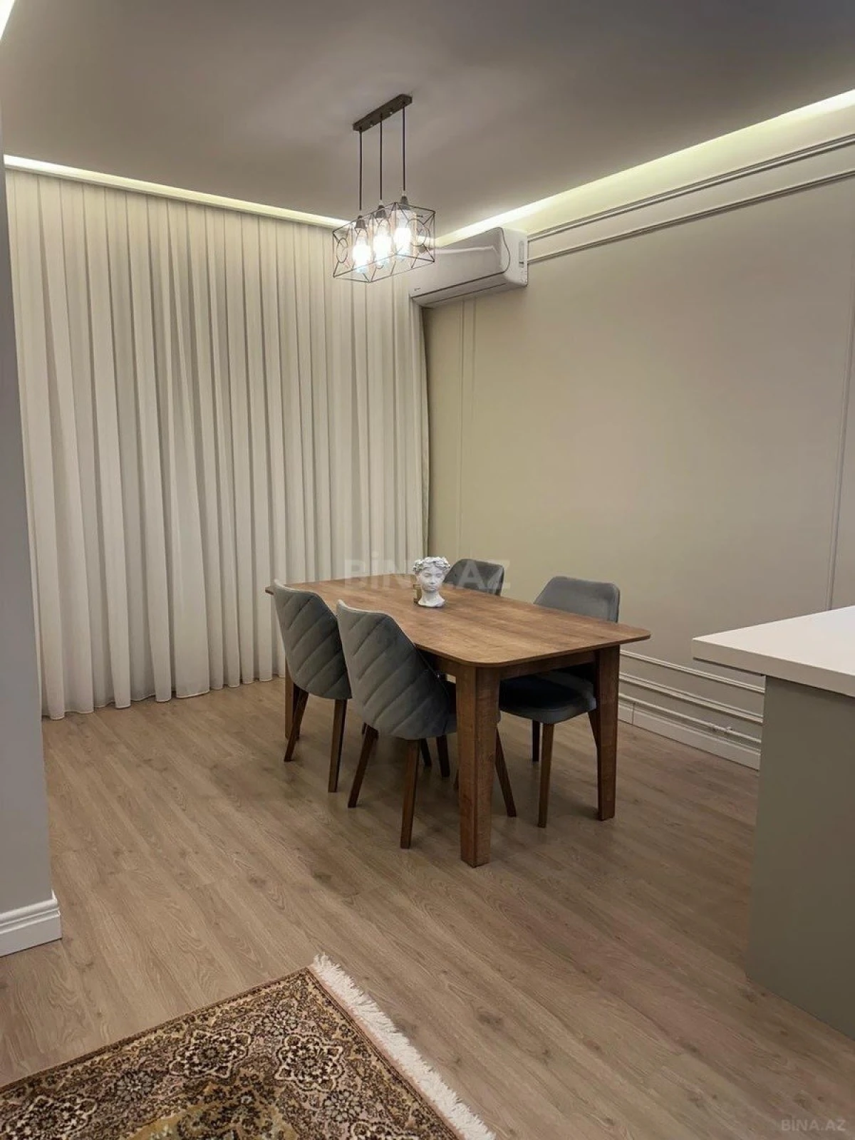 Kirayə verilir 2 otaqlı mənzil 70 m²