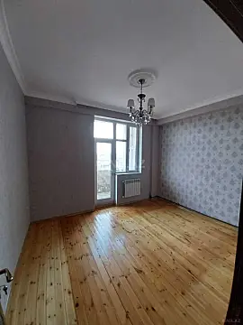 Satılır 2 otaqlı mənzil 58 m²