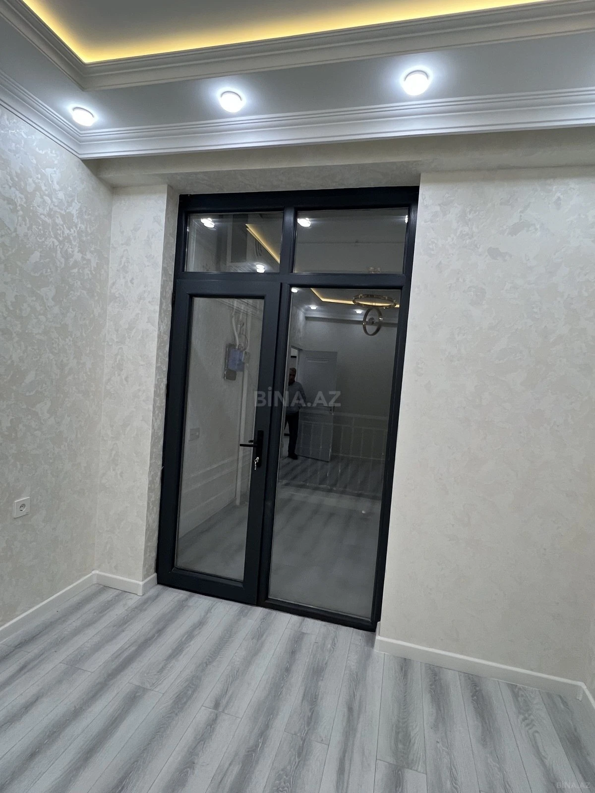 Satılır 2 otaqlı mənzil 66 m²