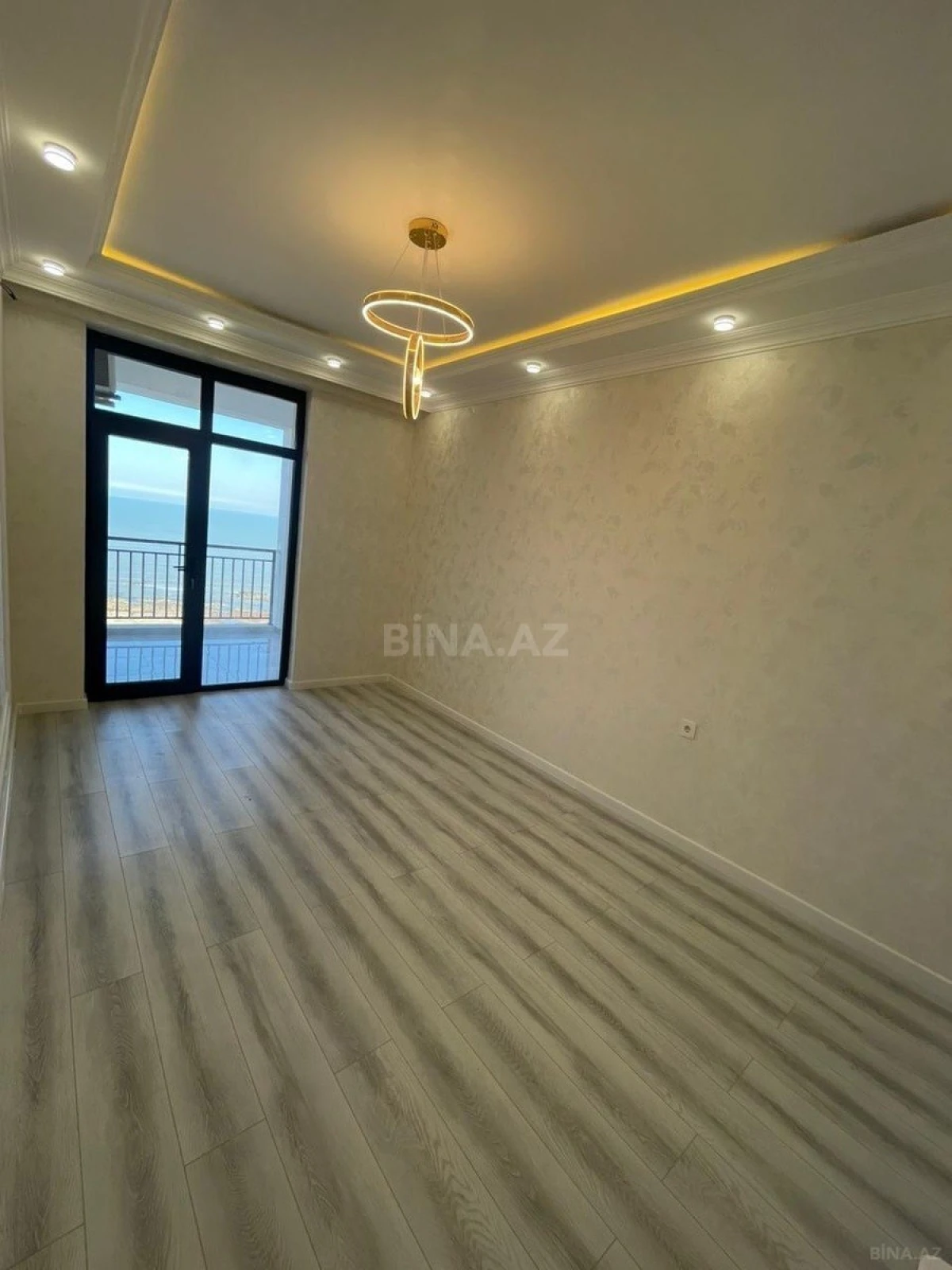 Satılır 2 otaqlı mənzil 66 m²