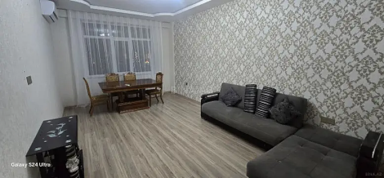 Kirayə verilir 2 otaqlı mənzil 65 m²