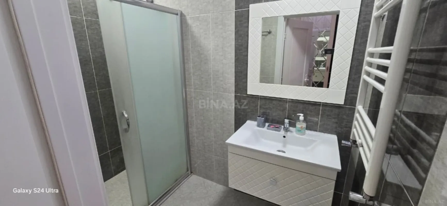 Kirayə verilir 2 otaqlı mənzil 65 m²