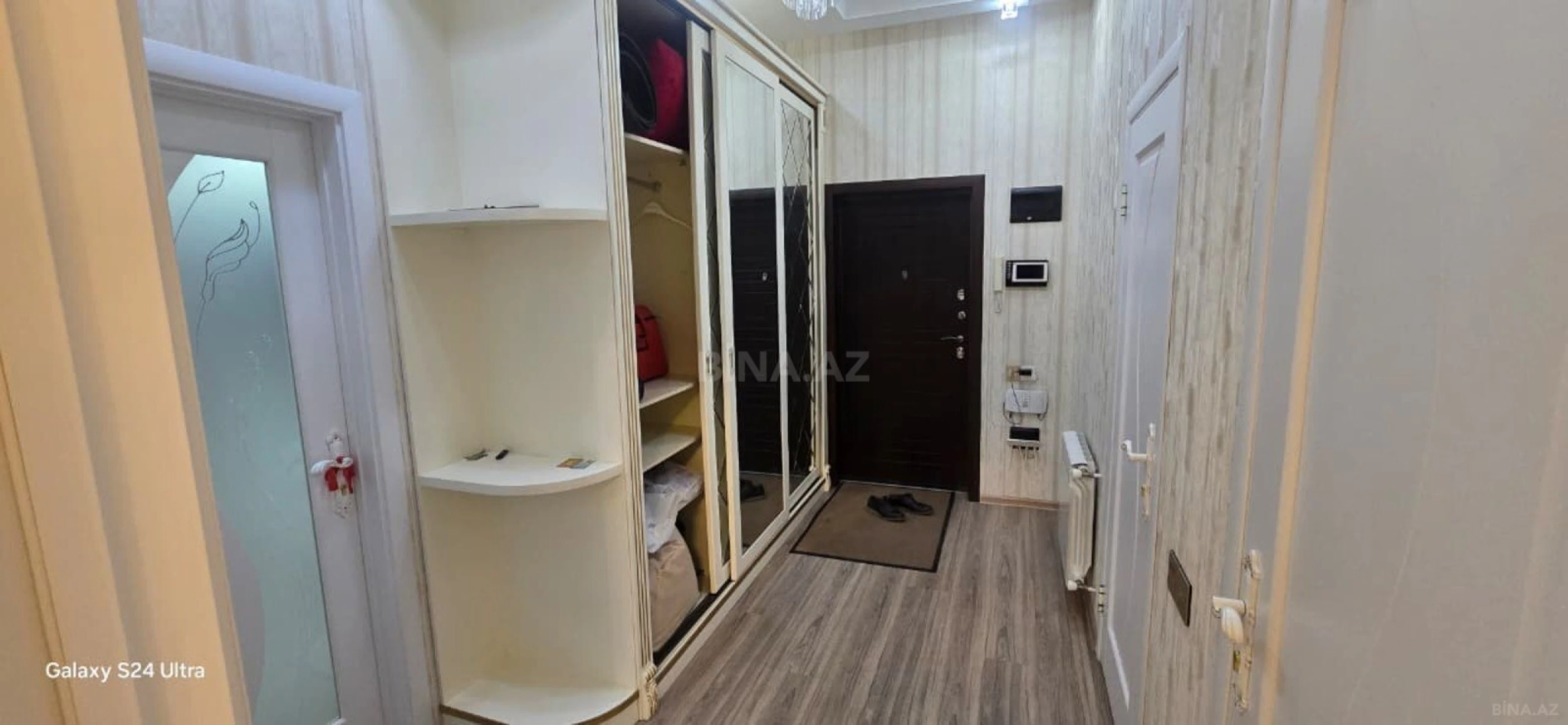 Kirayə verilir 2 otaqlı mənzil 65 m²