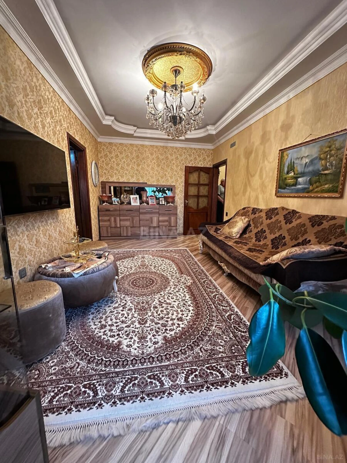 Satılır 5 otaqlı mənzil 120 m²