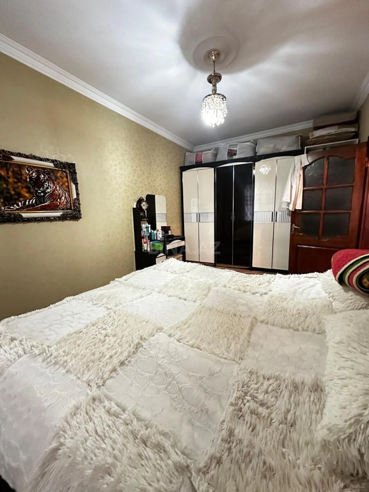 Satılır 5 otaqlı mənzil 120 m²