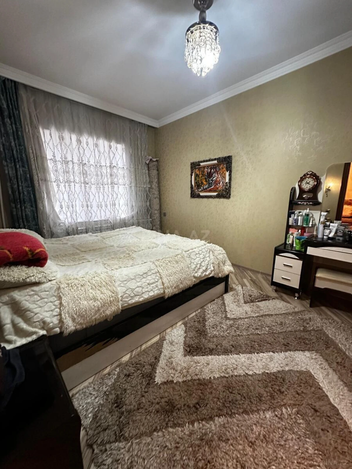 Satılır 5 otaqlı mənzil 120 m²