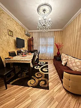 Satılır 5 otaqlı mənzil 120 m²