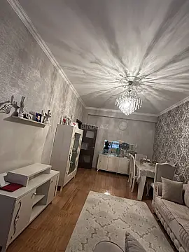 Satılır 2 otaqlı mənzil 67 m²