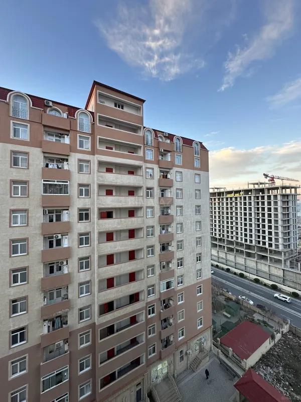 Satılır 2 otaqlı mənzil 67 m²