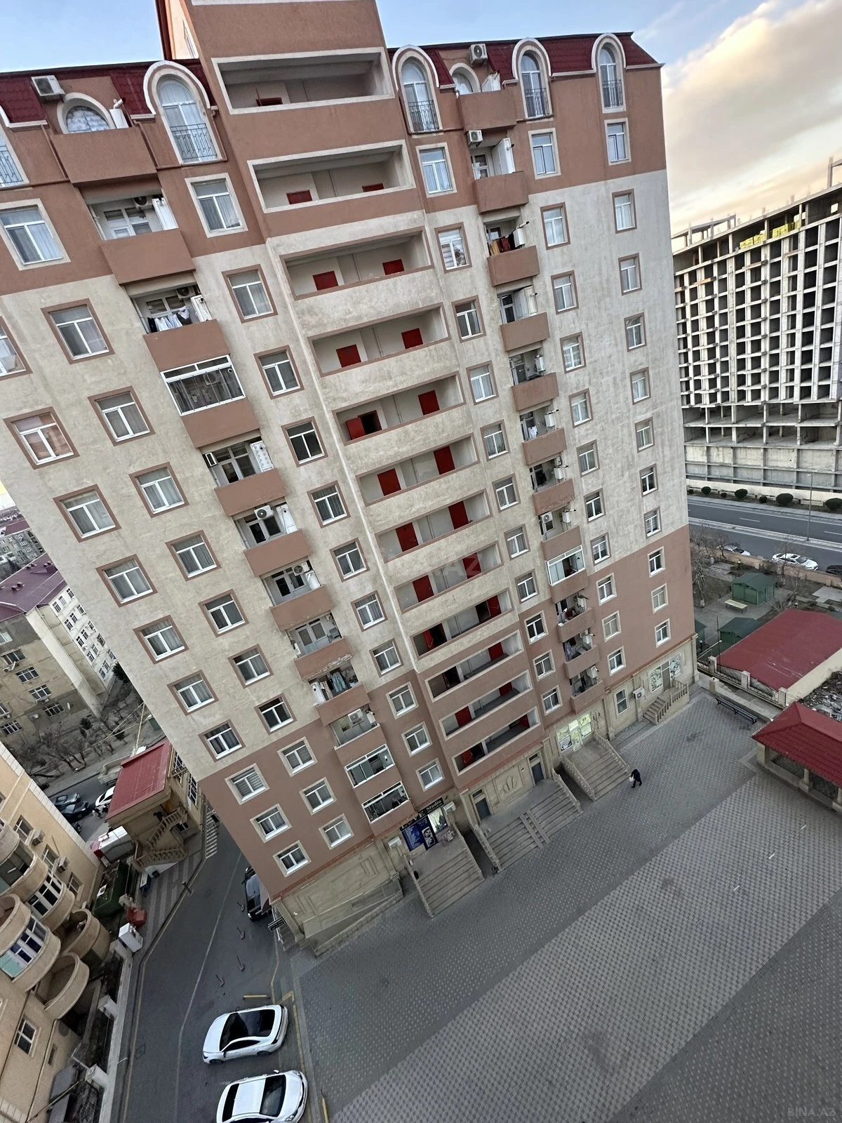 Satılır 2 otaqlı mənzil 67 m²