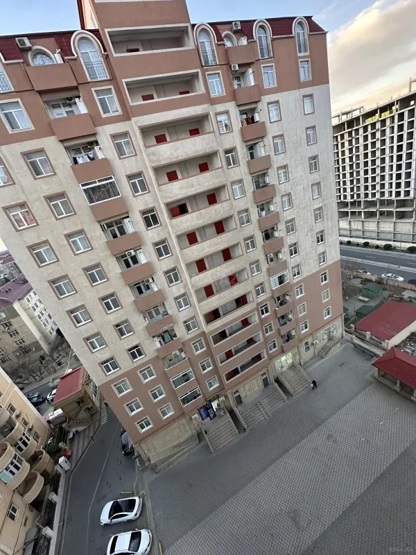 Satılır 2 otaqlı mənzil 67 m²