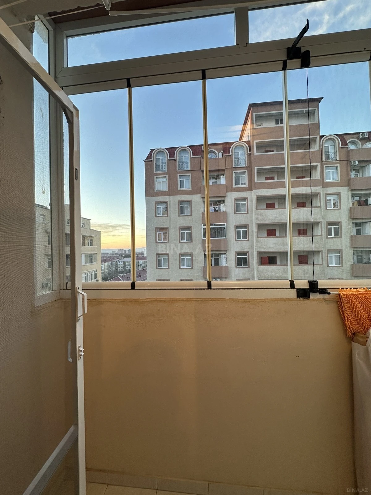 Satılır 2 otaqlı mənzil 67 m²