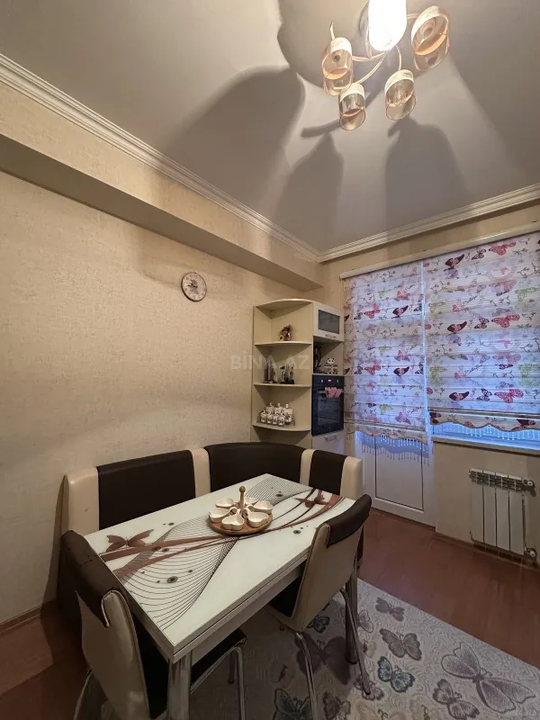 Satılır 2 otaqlı mənzil 67 m²