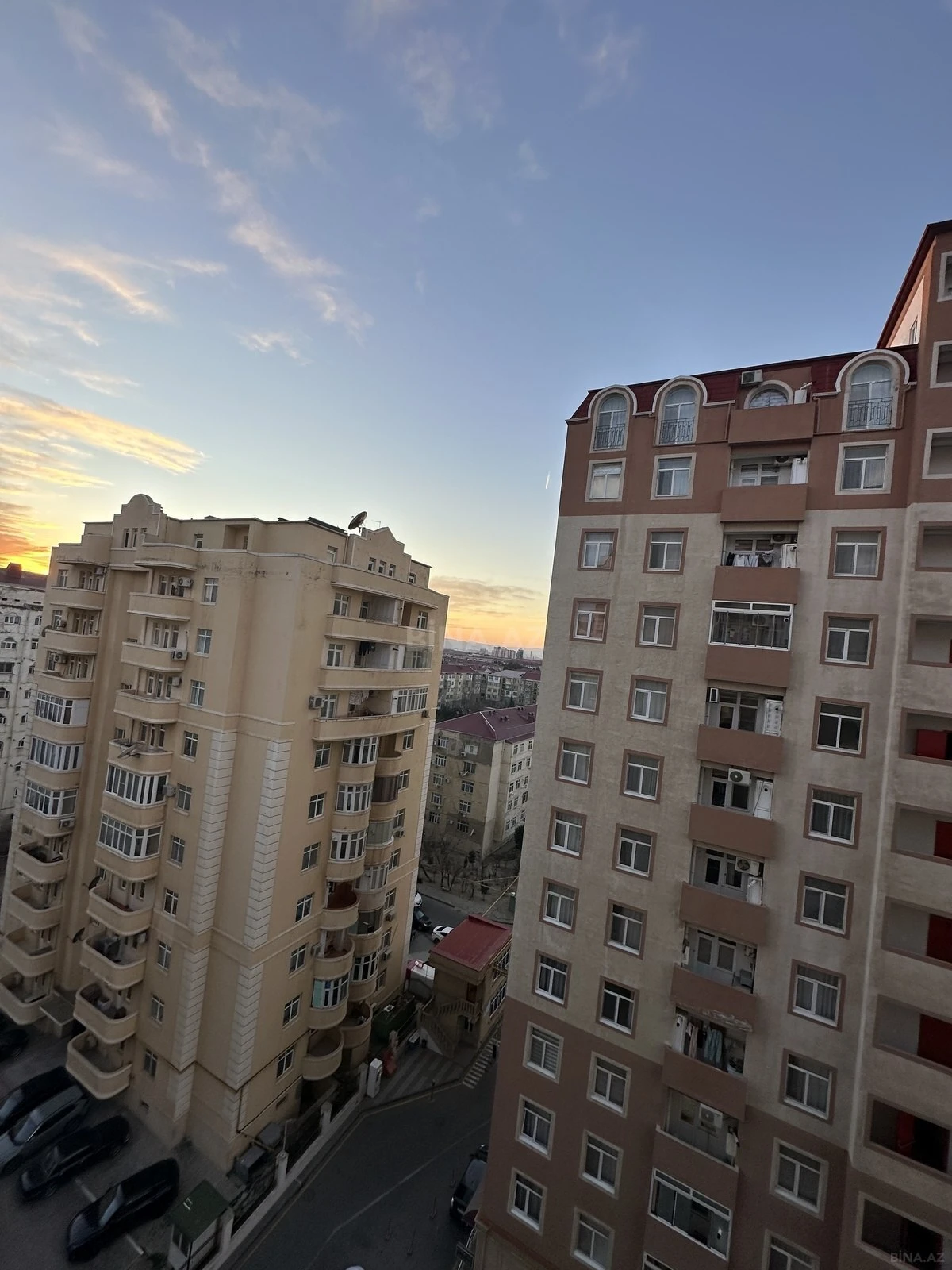 Satılır 2 otaqlı mənzil 67 m²