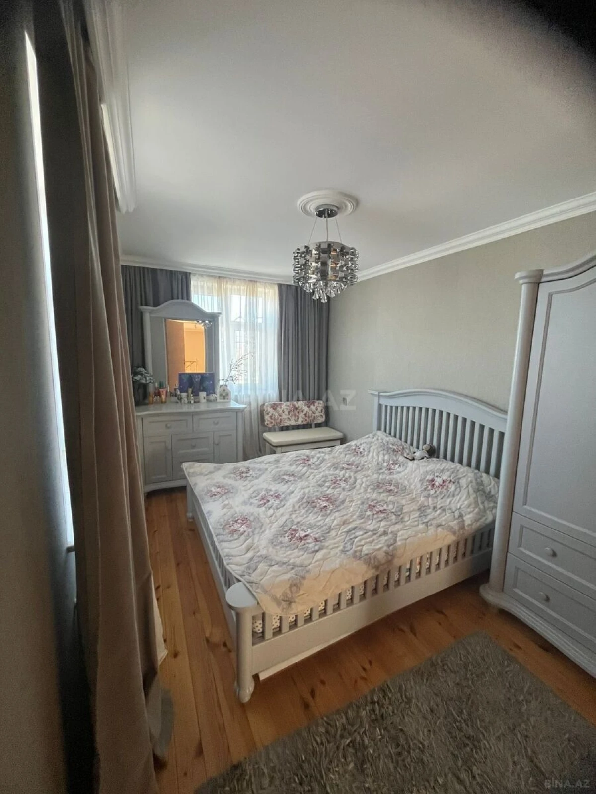 Satılır 4 otaqlı həyət evi 180 m²