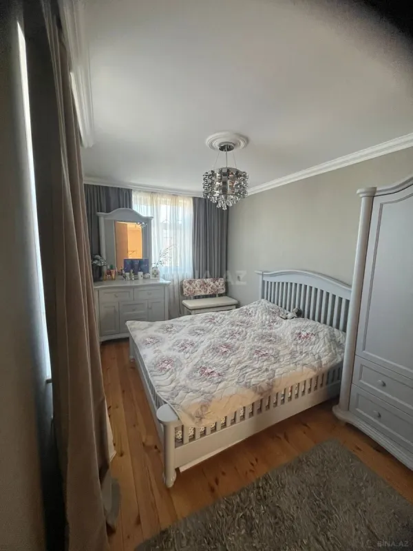 Satılır 4 otaqlı həyət evi 180 m²