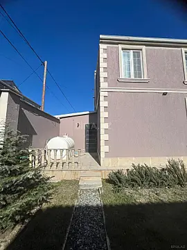 Satılır 4 otaqlı həyət evi 180 m²