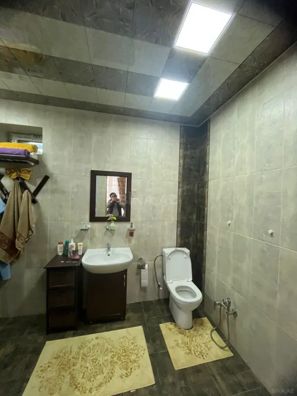 Satılır 4 otaqlı həyət evi 180 m²
