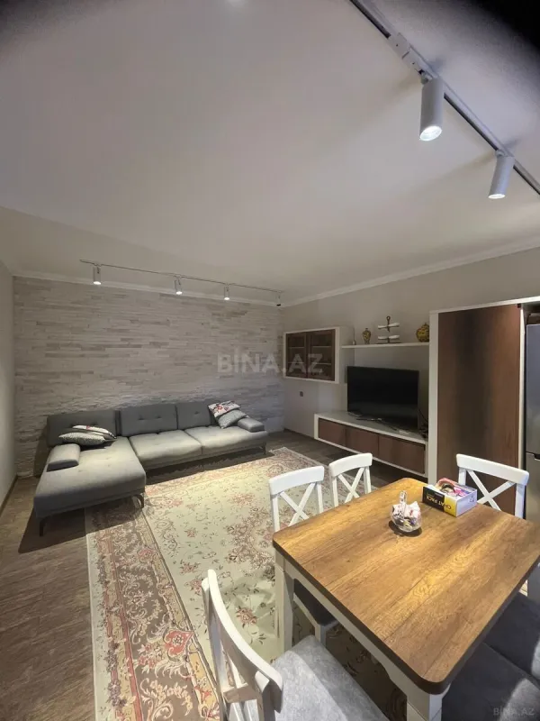 Satılır 4 otaqlı həyət evi 180 m²