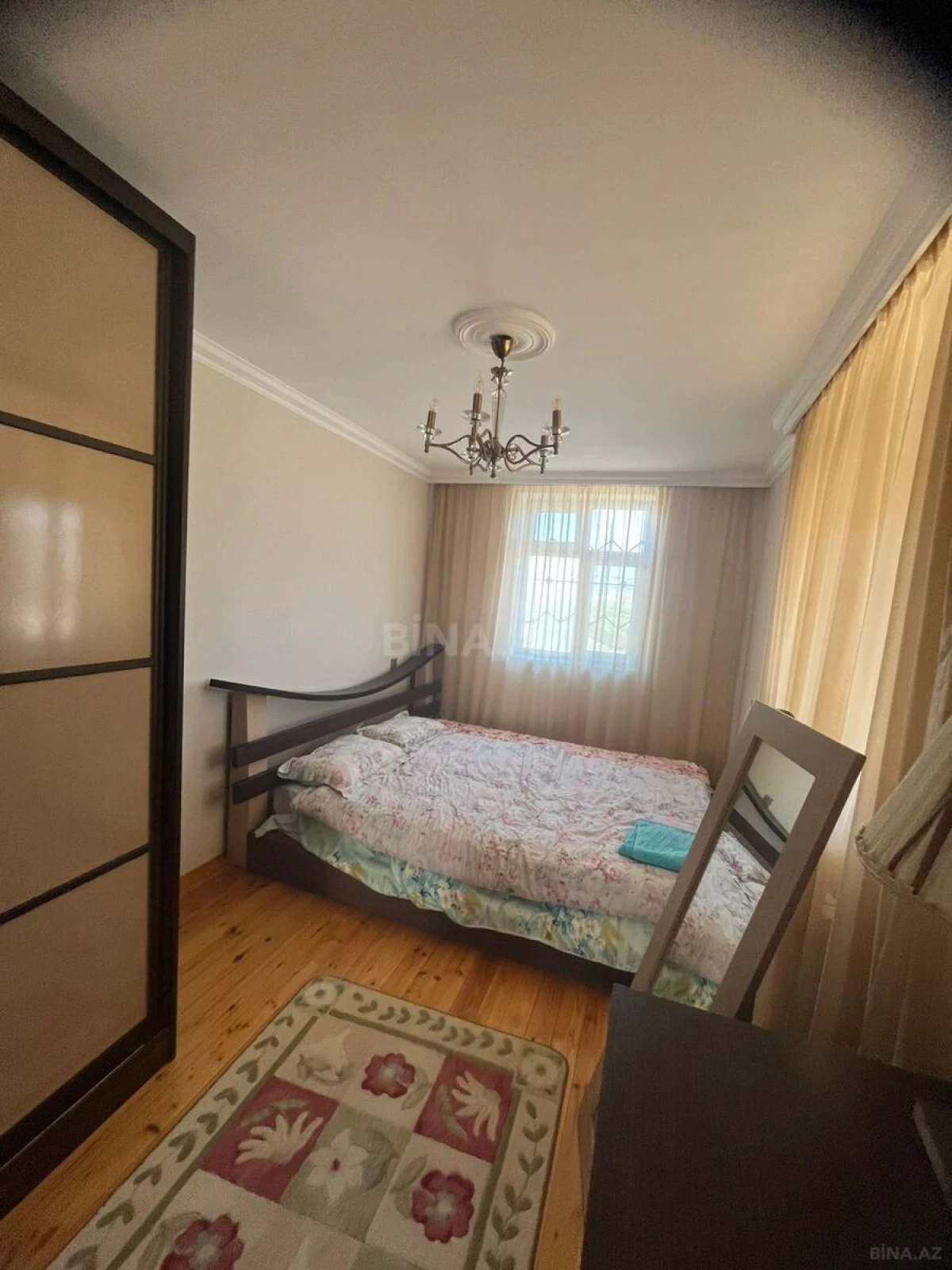 Satılır 4 otaqlı həyət evi 180 m²