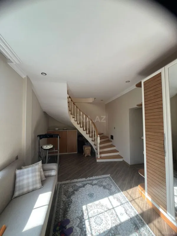 Satılır 4 otaqlı həyət evi 180 m²