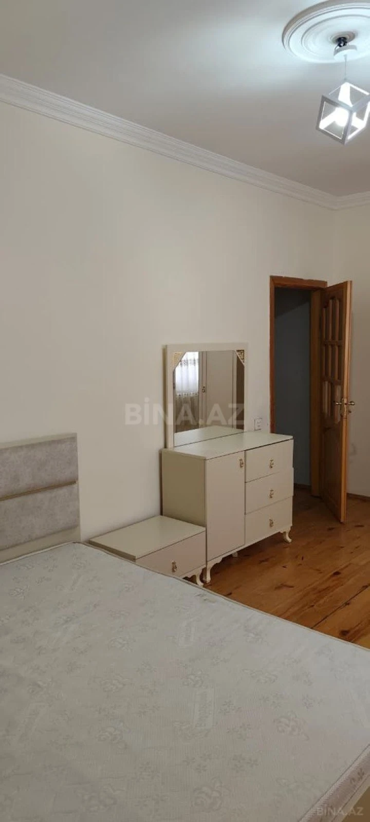 Satılır 3 otaqlı mənzil 83 m²