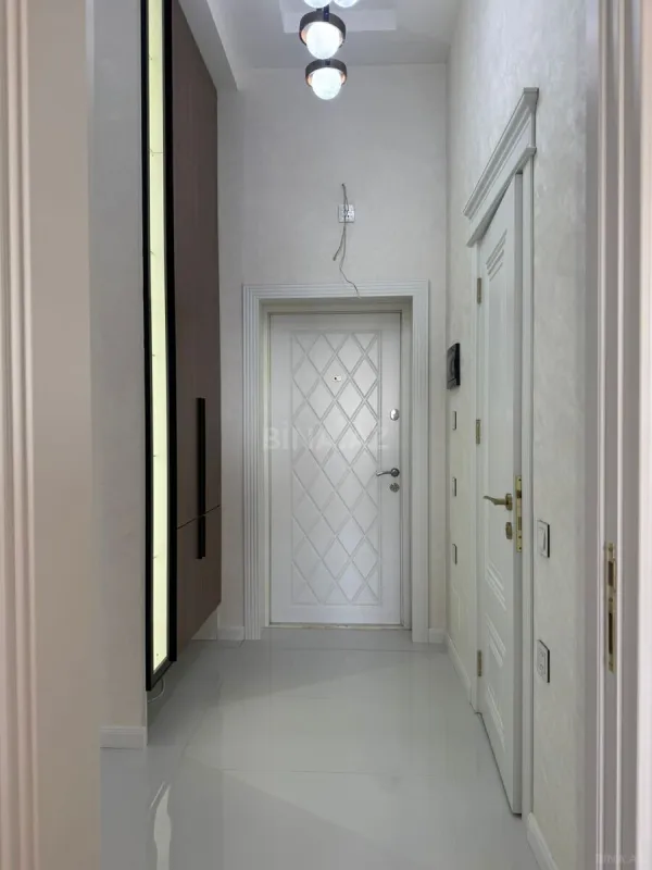 Kirayə verilir 2 otaqlı mənzil 70 m²