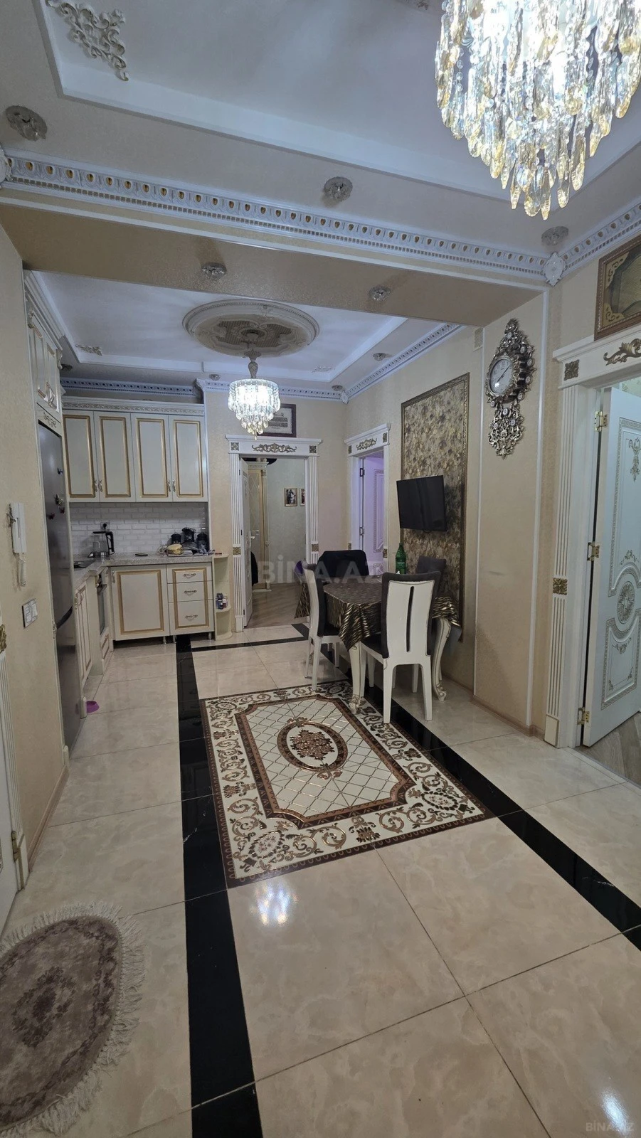 Satılır 4 otaqlı mənzil 99 m²