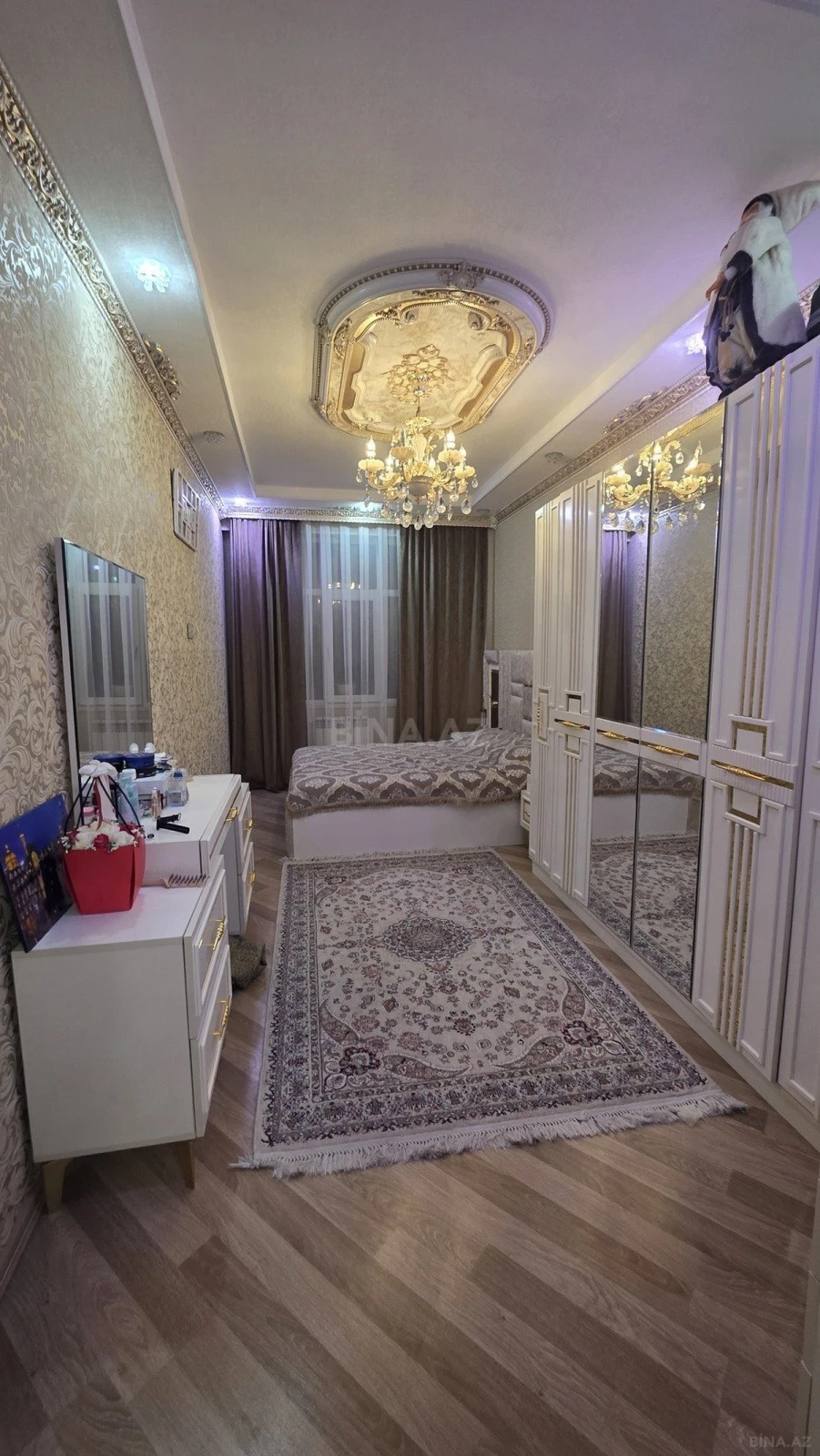 Satılır 4 otaqlı mənzil 99 m²