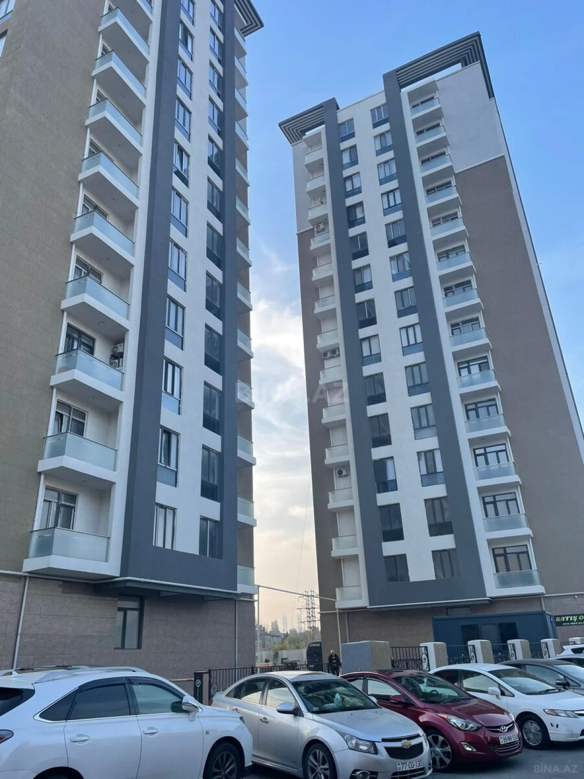 Satılır 2 otaqlı mənzil 96.5 m²