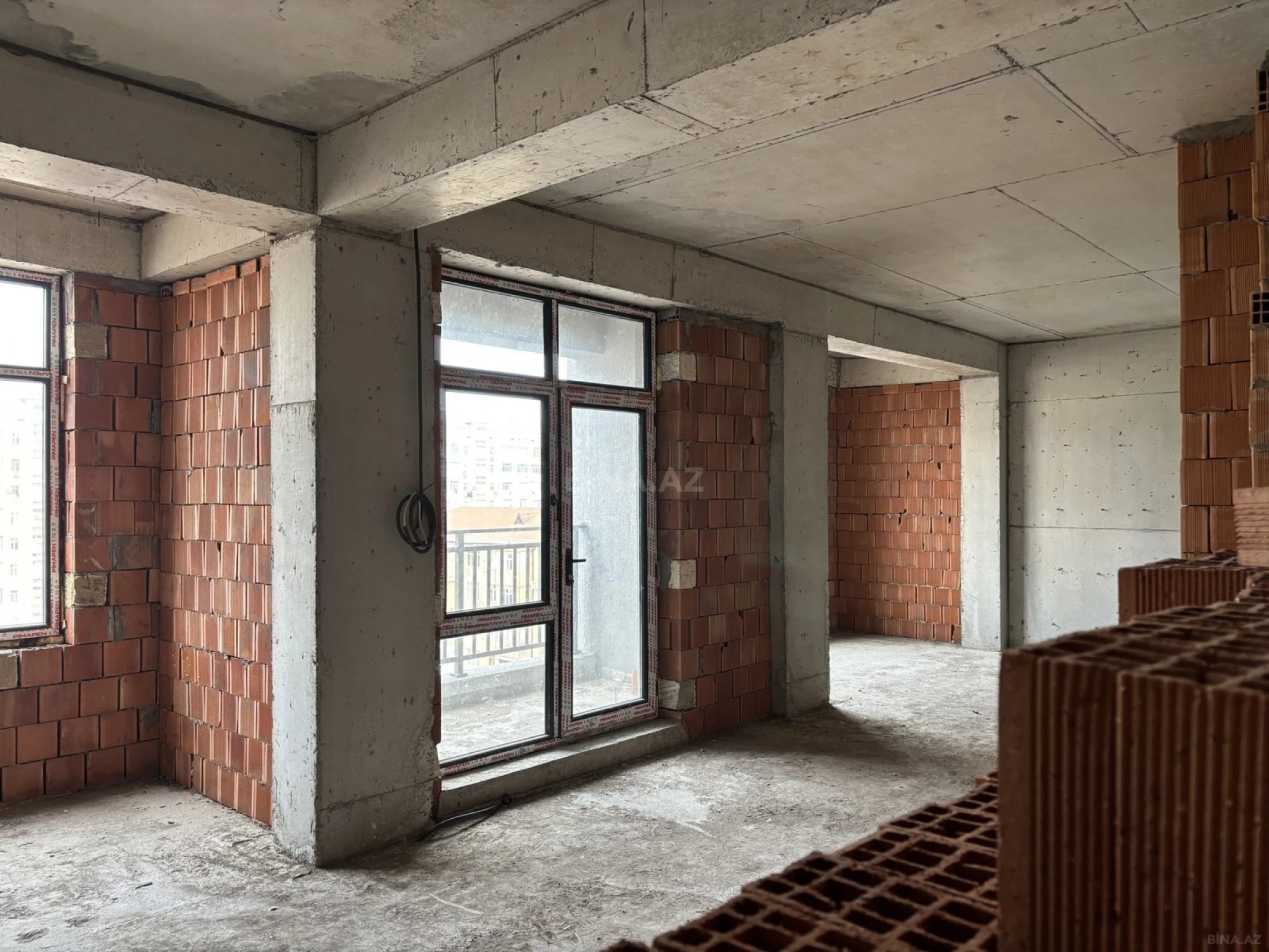 Satılır 2 otaqlı mənzil 85.7 m²