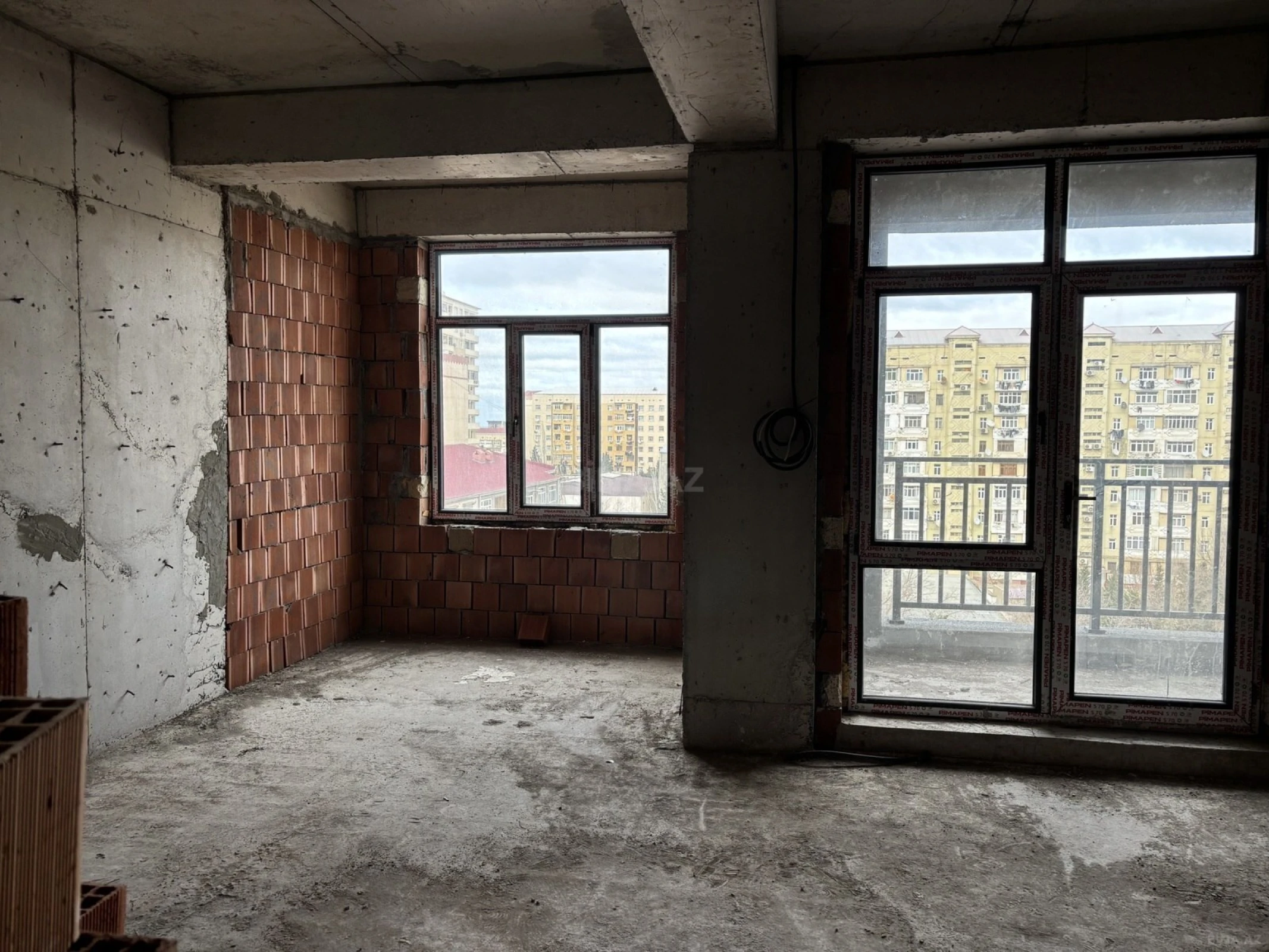 Satılır 2 otaqlı mənzil 85.7 m²