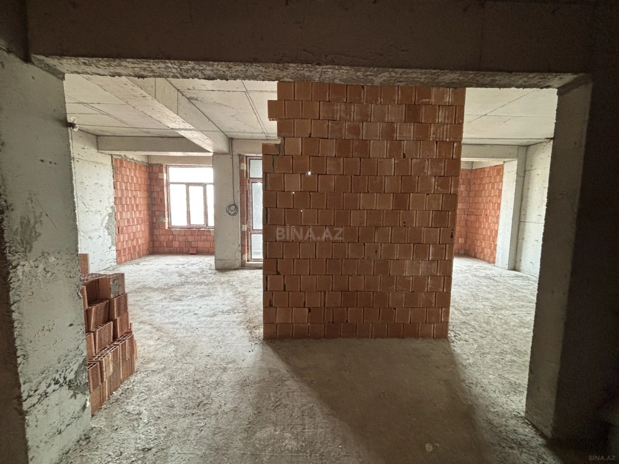 Satılır 2 otaqlı mənzil 85.7 m²