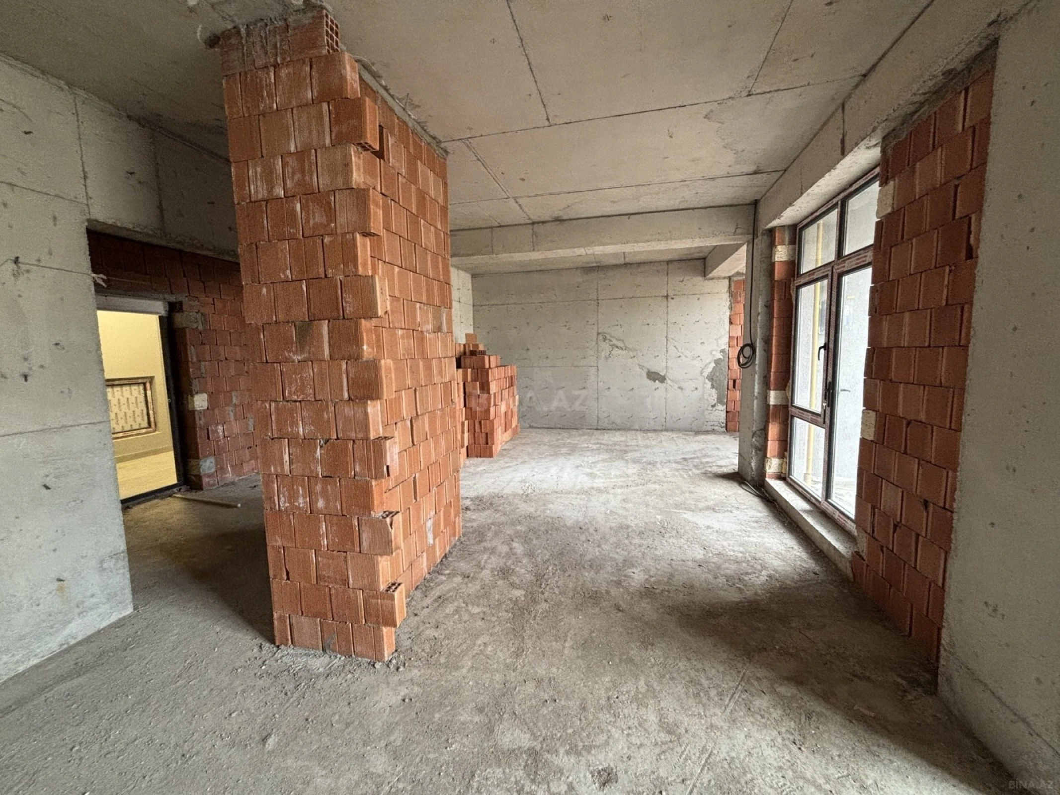 Satılır 2 otaqlı mənzil 85.7 m²