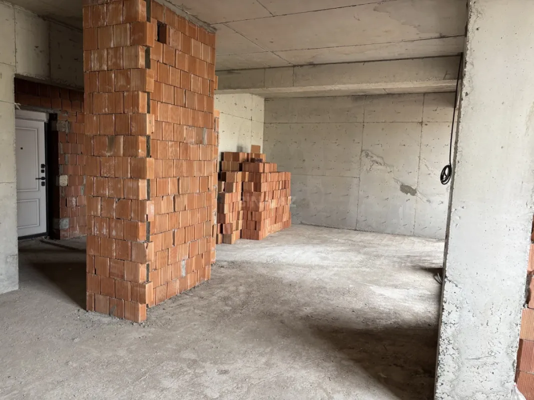 Satılır 2 otaqlı mənzil 85.7 m²