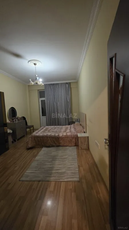 Satılır 2 otaqlı mənzil 92 m²