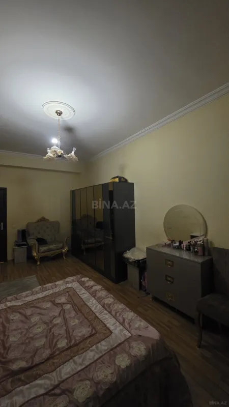 Satılır 2 otaqlı mənzil 92 m²
